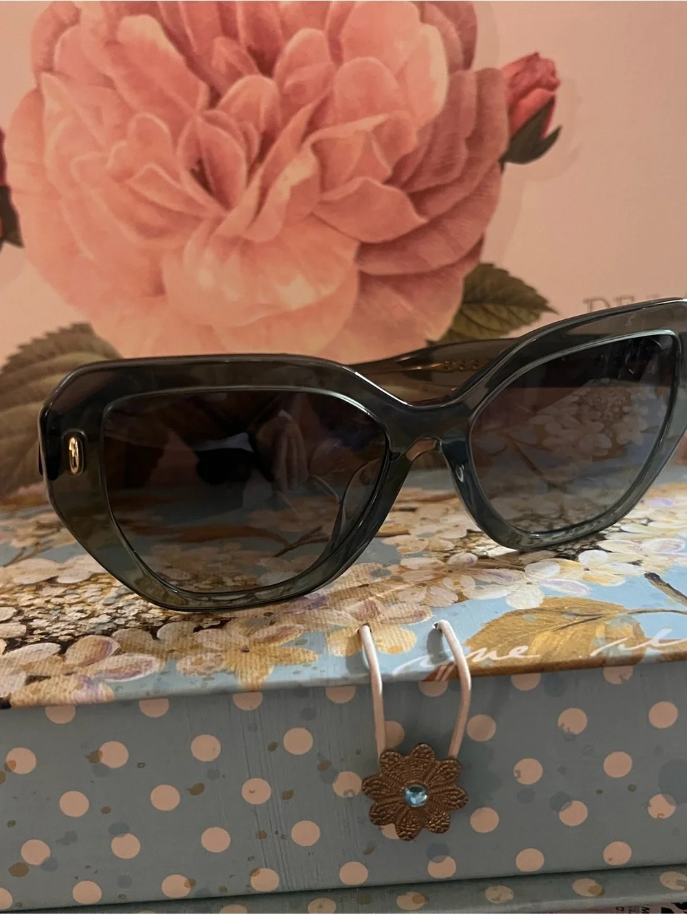 Tory Burch sage green Gloss Logo large cat eye Sunglasses
